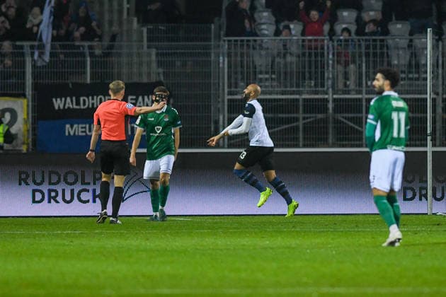 -1. FC 1905 Schweinfurt vs. SV Waldhof Mannheim, Sachs-Stadion Football, 3. Liga -1. FC 1905 Schweinfurt vs. SV Waldhof Mannheim 29 Nov 2025 Sachs-Stadion , Schweinfurt, Germany Image: Terrence Boyd (SV Waldhof Mannheim) celebrates his goal to the 0:1 for the quick lead. DFL REGULATIONS PROHIBIT ANY USE OF PHOTOGRAPHS AS IMAGE SEQUENCES AND OR QUASI-VIDEO Schweinfurt Sachs-Stadion Bayern Germany Copyright: xPresseFotoxEvansx