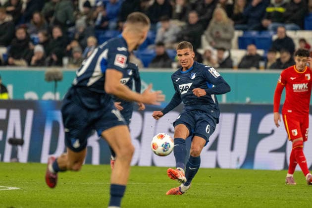 Grischa Prömel (TSG 1899 Hoffenheim). xettx, Deutschland, Sinsheim, 29.11.2025, Fussball, Bundesliga: TSG 1899 Hoffenheim vs FC Augsburg, Saison 2025 2026, 12. Spieltag, PreZero Arena DFL DFB REGULATIONS PROHIBIT ANY USE OF PHOTOGRAPHS AS IMAGE SEQUENCES AND OR QUASI-VIDEO.
