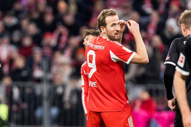 MUENCHEN, GERMANY - NOVEMBER 29: Harry Kane (FC Bayern Muenchen, 9) frustrated after missing another chance during the Bundesliga match between FC Bayern Muenchen vs. FC St. Pauli at Allianz Arena on matchday 12 of the 1. Bundesliga on November 29, 2025 in Muenchen, Germany. DFL REGULATIONS PROHIBIT ANY USE OF PHOTOGRAPHS AS IMAGE SEQUENCES AND OR QUASI-VIDEO. Bayern Germany Copyright: xBEAUTIFULxSPORTS Wunderlx