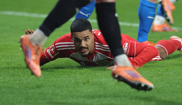 Danilho Doekhi enttäuscht nach vergebener Torchance Enttäuschung Fußball Fussball Bundesliga Herren DFL 12. Spieltag Saison 2025 2026 29.11.2025 1.FC Union Berlin FCU vs. 1.FC Heidenheim FCH DFL regulations prohibit any use of photographs as image sequences and or quasi-video.