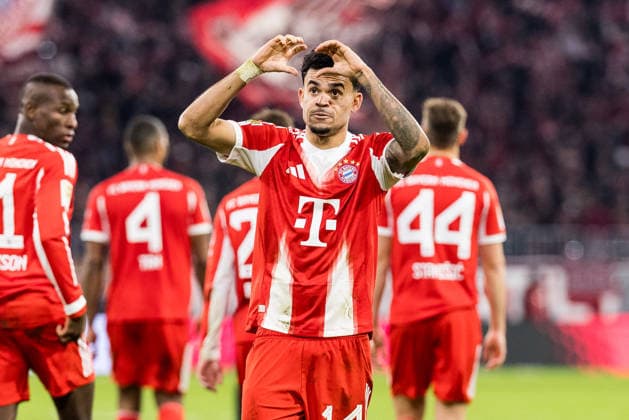 MUENCHEN, GERMANY - NOVEMBER 29: Luis Diaz (FC Bayern Muenchen, 14) celebrates scoring the 2:1 goal during the Bundesliga match between FC Bayern Muenchen vs. FC St. Pauli at Allianz Arena on matchday 12 of the 1. Bundesliga on November 29, 2025 in Muenchen, Germany. DFL REGULATIONS PROHIBIT ANY USE OF PHOTOGRAPHS AS IMAGE SEQUENCES AND OR QUASI-VIDEO. Bayern Germany Copyright: xBEAUTIFULxSPORTS Wunderlx