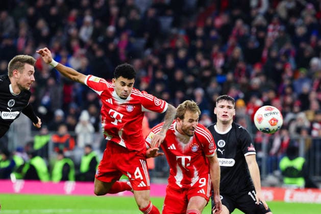 Luis Diaz (14, FC Bayern München) und Harry Kane (9, FC Bayern München) Tor zum 2 : 1 beim Spiel zwischen FC Bayern München v FC St.Pauli, Fußball, Herren, Bundesliga, 2025 2026, 12.Spieltag am 29.11.2025 in München, Allianz-Arena. DFL and DFB regulations prohibit any use of photographs as image sequences and or quasi-video. Bayern Deutschland