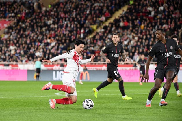 AS Monaco v Paris Saint-Germain - Ligue 1 McDonald s 2025 2026 18 Takumi MINAMINO (asm) during the Ligue 1 McDonald s match between AS Monaco FC and Paris Saint-Germain FC at Stade Louis II on November 29, 2025 in Monaco, Monaco. Monaco Monaco  Copyright: xFEPx 776348212