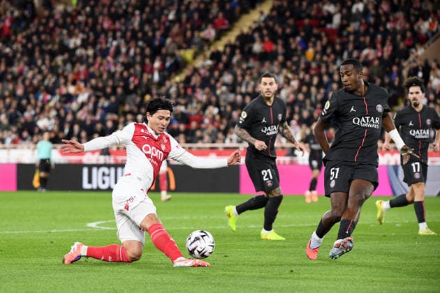AS Monaco v Paris Saint-Germain - Ligue 1 McDonald s 2025 2026 51 Willian PACHO (psg) - 18 Takumi MINAMINO (asm) during the Ligue 1 McDonald s match between AS Monaco FC and Paris Saint-Germain FC at Stade Louis II on November 29, 2025 in Monaco, Monaco. Monaco Monaco  Copyright: xFEPx 776348212