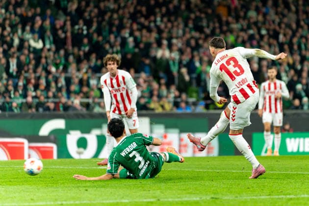 Tor zum 1:1 Said El Mala (1. FC Koeln, 13), Yukinari Sugawara (SV Werder Bremen, 03), GER, SV Werder Bremen vs 1. FC Koeln, Fussball, Bundesliga, Spieltag 12, Saison 2025 2026, 29.11.2025 DFL REGULATIONS PROHIBIT ANY USE OF PHOTOGRAPHS AS IMAGE SEQUENCES AND OR QUASI-VIDEO GER, SV Werder Bremen vs 1. FC Koeln, Fussball, Bundesliga, Spieltag 12, Saison 2025 2026, 29.11.2025 Bremen Copyright: xEibner-Pressefoto MaxxVincenx EP_MVN