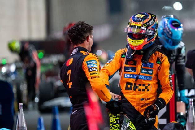 Oscar Piastri (McLaren Formula 1 Team, Australien, 81) im Parc Ferme zufrieden mit dem Sieg, davor Lando Norris (McLaren Formula 1 Team, Großbritannien, 04), dahinter George Russell (Mercedes-AMG Petronas F1 Team, Großbritannien, 63), QTR, Formel 1 Weltmeisterschaft, Qatar Grand Prix, Lusail International Circuit, Sprintrennen, 29.11.2025 QTR, Formel 1 Weltmeisterschaft, Qatar Grand Prix, Lusail International Circuit, 29.11.2025 Lusail Copyright: xEibner-Pressefoto Memmlerx EP_MMR