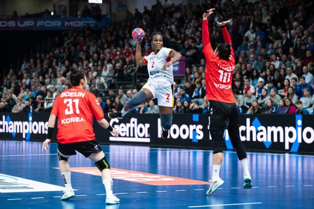 NENGANGA Vilma Pegado (2 Angola) takes a jump shot during the IHF Women s Handball World Championship, WM, Weltmeisterschaft game between Angola and Republic of Korea at the SWT Arena in Trier, Germany Copyright: xMartinxPitschx xSPPx Sportspressphoto_SPR67107
