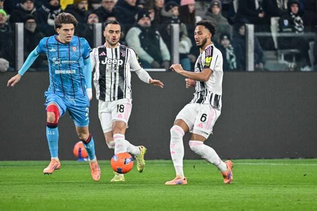 Lloyd Kelly of Juventus FC during Juventus FC vs Cagliari Calcio, Italian soccer Serie A match in Turin, Italy, November 29 2025  Copyright: xLuigixCanu IPAxSportx xipa-agency.netx xx IPA_68516748 IPA_Agency_IPA68516748