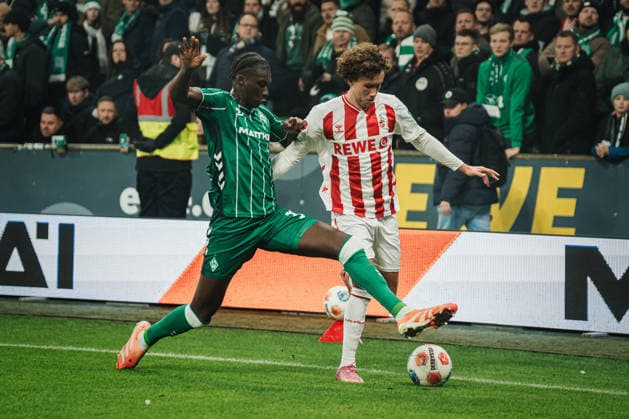 1. Bundesliga: SV Werder Bremen vs. 1. FC Köln, 29.11.2025 Abdoul Karim Coulibaly (Werder Bremen, 31) gegen Luca Waldschmidt (1. FC Köln, 7); Fußball, 1. Bundesliga, 12. Spieltag: SV Werder Bremen vs. 1. FC Köln am 29.11.2025 im Weserstadion, Bremen DFL REGULATIONS PROHIBIT ANY USE OF PHOTOGRAPHS AS IMAGE SEQUENCES AND OR QUASI-VIDEO. Copyright: xBEAUTIFULxSPORTS Tonhäuserx