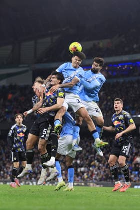 Football - Premier League - Manchester United, ManU v Leeds United 29th November 2025 - Premier League - Manchester City v Leeds United - Joe Rodon of Leeds United (L) and Pascal Struijk of Leeds United (2L) battle with Nico O Reilly of Manchester City (2R) and Josko Gvardiol of Manchester City (R) - Photo: Simon Stacpoole Offside. Manchester UK Copyright: xSimonxStacpoolexOffside