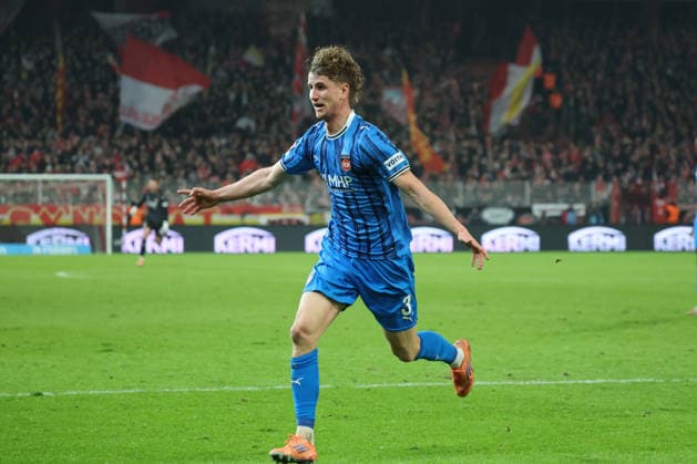 1. Fußball Bundesliga Union Berlin - 1. FC Heidenheim Torjubel, Jubel. Torschütze Jan Schöppner (Heidenheim, 3) jubelt über das Tor zum 1:2 , während der Begegnung in der 1. Fußball Bundesliga Union Berlin - 1. FC Heidenheim in Berlin, Stadion An der alten Försterei , am 29.11.2025. DFB regulations prohibit any use of photographs as image sequences and or quasi video. Copyright: xBEAUTIFULxSPORTS Frankex