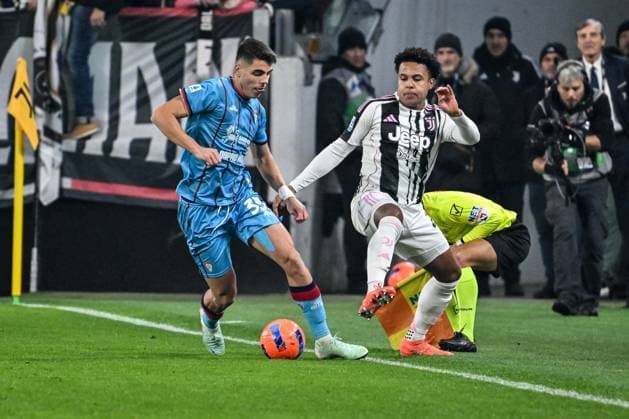 CALCIO - Serie A - Juventus FC vs Cagliari Calcio Adam Obert of Cagliari Calcio during Juventus FC vs Cagliari Calcio, Italian soccer Serie A match in Turin, Italy, November 29 2025 Turin Italy  Copyright: xIPAxSport ABACAx