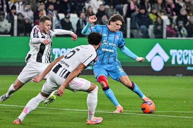 Marco Palestra of Cagliari Calcio during Juventus FC vs Cagliari Calcio, Italian soccer Serie A match in Turin, Italy, November 29 2025  Copyright: xLuigixCanu IPAxSportx xipa-agency.netx xx IPA_68517636 IPA_Agency_IPA68517636