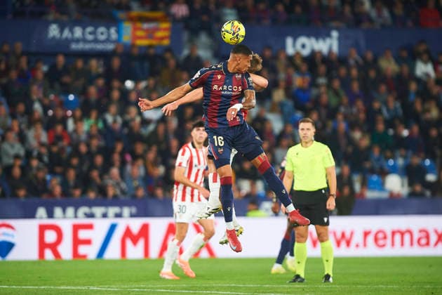 Kevin Arriaga (Levante UD) and Alejandro Rego (Athletic Club) during the LaLiga EA Sports match between Levante UD and Athletic Club at Ciudad de Valencia on November 29, 2025 in Valencia, Spain. (Photo by Maria Jose Segovia DeFodi Images)