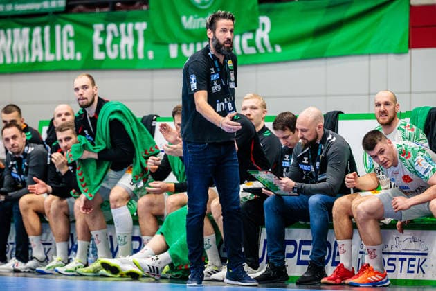 Bennet Wiegert (SC Magdeburg, Trainer) GER, GWD Minden vs. SC Magdeburg, Handball, 1. Bundesliga, 14. Spieltag, Spielzeit 2025 2026, 29.11.2025 GER, GWD Minden vs. SC Magdeburg, Handball, 1. Bundesliga, 14. Spieltag, Spielzeit 2025 2026, 29.11.2025 Luebbecke Copyright: xEibner-Pressefoto JanxRollingerx EP_JSK
