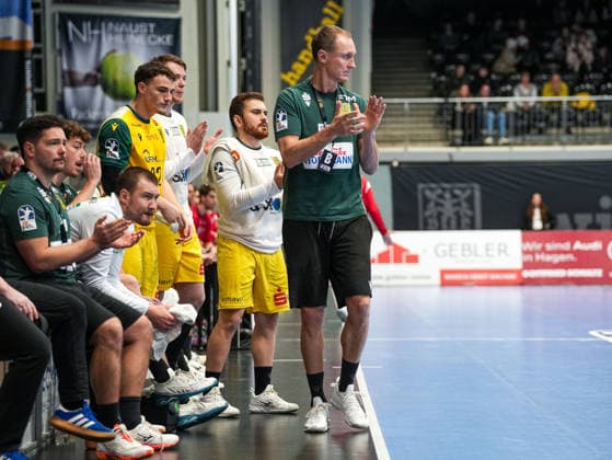 Pavel Prokopec (VfL Eintracht Hagen, Trainer) zufrieden VfL Eintracht Hagen vs. SG BBM Bietigheim, Handball, 2. Bundesliga, 13. Spieltag, Saison 2025 2026, 29.11.2025 VfL Eintracht Hagen vs. SG BBM Bietigheim, Handball, 2. Bundesliga, 13. Spieltag, Saison 2025 2026, 29.11.2025 Hagen Copyright: xEibner-Pressefoto DamianxKruczynx EP_DKI