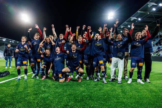 251129 Örgrytes spelare jublar efter match tva i kvalet till Allsvenskan mellan IFK Norrköping och Örgryte den 29 november 2025 i Norrköping. *** 251129 Örgrytes players cheer after match two in the qualifier for Allsvenskan between IFK Norrköping and Örgryte on November 29, 2025 in Norrköping  Copyright: MAGNUSxANDERSSON BB251129MN054