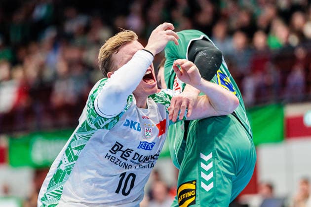 v.l. Gisli Thorgeir Kristjansson (SC Magdeburg, 10), Azat Valiullin (GWD Minden, 55) GER, GWD Minden vs. SC Magdeburg, Handball, 1. Bundesliga, 14. Spieltag, Spielzeit 2025 2026, 29.11.2025 GER, GWD Minden vs. SC Magdeburg, Handball, 1. Bundesliga, 14. Spieltag, Spielzeit 2025 2026, 29.11.2025 Luebbecke Copyright: xEibner-Pressefoto JanxRollingerx EP_JSK