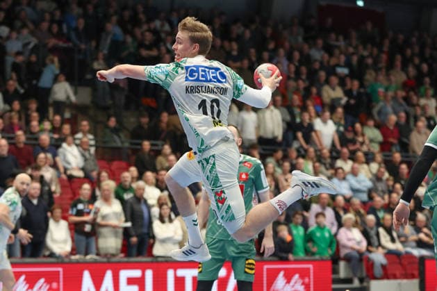 29.11.2025, xgox, Handball - Daikin HBL GWD Minden - SC Magdeburg emspor, v.l. Gisli Thorgeir Kristjansson (Magdeburg, 10) wirft Tor, Torschuetze, erzielt Tor, Treffer, scores the goal Luebbecke