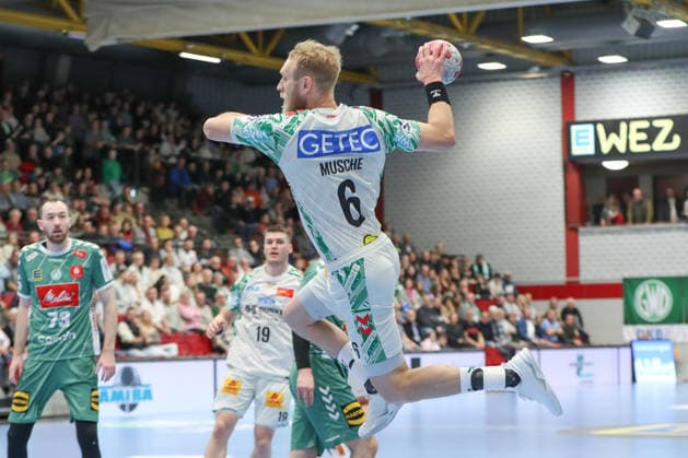 29.11.2025, xgox, Handball - Daikin HBL GWD Minden - SC Magdeburg emspor, v.l. Matthias Musche (Magdeburg, 6) wirft Tor, Torschuetze, erzielt Tor, Treffer, scores the goal Luebbecke