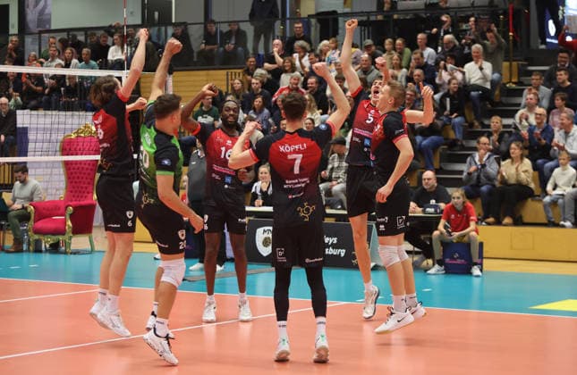 Ludwigsburg , Volleyball Bundesliga , Barock Volleys MTV Ludwigsburg vs. Energiequelle Netzhoppers KW Königs Wusterhausen , Jubel Ludwigsburg