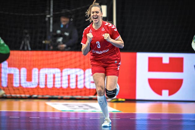 Niederlande, Handball, Weltmeisterschaft der Frauen 2025, Schweiz vs Senegal, 29.11.2025, Maaspoort Sports & Events, s-Hertogenbosch, Niederlande, Kerstin Kündig (Schweiz, 3) Copyright: xMarkusxVerwimpx
