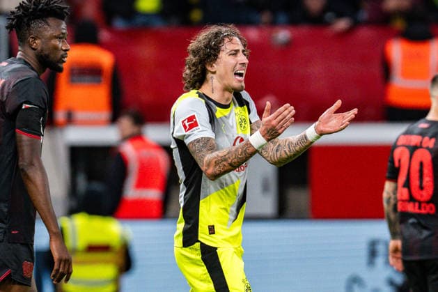 29.11.2025, Bayer 04 Leverkusen vs. Borussia Dortmund, 1. Bundesliga, 12. Spieltag Fabio Silva (Borussia Dortmund, 21) Wichtiger Hinweis: Gemaess den Vorgaben der DFL Deutsche Fussball Liga bzw. des DFB Deutscher Fussball-Bund ist es untersagt, in dem Stadion und oder vom Spiel angefertigte Fotoaufnahmen in Form von Sequenzbildern und oder videoaehnlichen Fotostrecken zu verwerten Copyright: xBahhoxKarax