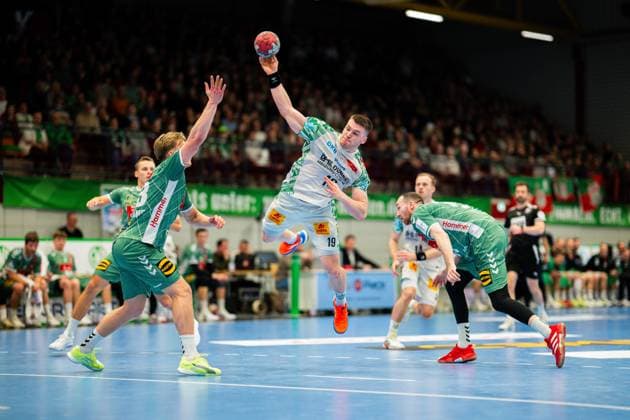 29.11.2025 - Handball, 2025 2026, 1. Bundesliga, 14. Spieltag, GWD Minden - SC Magdeburg: (L-R) Niclas Benedict Heitkamp (Minden), Elvar Örn Jonsson (Magdeburg)