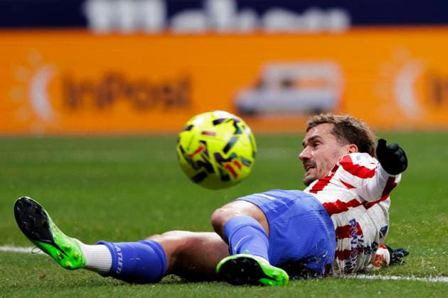LA LIGA EA Sports - Atletico de Madrid vs Real Oviedo MADRID,SPAIN - 29 November:Antoine Griezmann of Atletico de Madrid in action during the La Liga 2025 26 match between Atletico de Madrid and Real Oviedo at Riyadh Air Metropolitano Stadium. (Photo by Guille Martinez f22photo) Madrid Riyadh Air Metropolitano Stadium Spain Copyright: xGuillermoxMartinezx