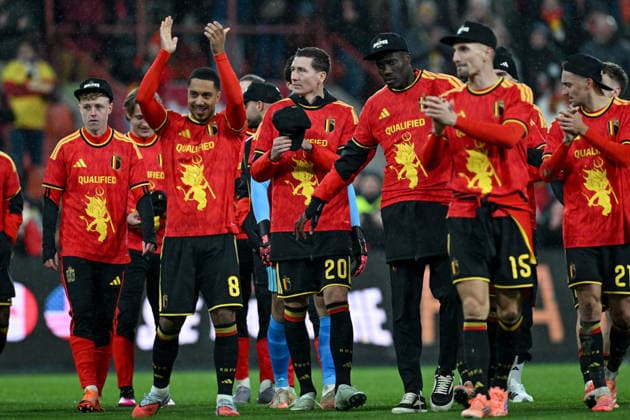 251118 BELGIUM VS LIECHTENSTEIN players of Belgium with Joaquin Seys (2) of Belgium, Youri Tielemans (8) of Belgium, Hans Vanaken (20) of Belgium celebrate pictured during a soccer game between the national teams of Belgium, called the Red Devils and Liechtenstein in the Qualifying Round of the 2025-26 UEFA European Qualifiers, on Saturday 18 November 2025 in Liege , Belgium . PHOTO SPORTPIX David Catry Liege Belgium  Copyright: xDavidxCatryx 20251118DSC_2856