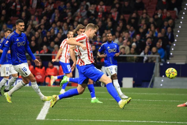 Spain - Atletico de Madrid vs Real Oviedo - 29 11 2025 SPAIN, MADRID, NOVEMBER 29. Alexander Sorloth of Atletico de Madrid scores his team s opening goal during the LaLiga EA Sports football match between Atletico de Madrid and Real Oviedo at Estadio Riyadh Air Metropolitano on November 29, 2025 in Madrid, Spain. Photo by Manuel Blondeau AOP.Press Madrid Riyadh Air Metropolitano Spain Copyright: x ManuelxBlondeau AOP.Pressx AOP20251129-0001