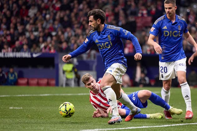 David Costas (Real Oviedo) controls the ball during the LaLiga EA Sports match between AtlÃ tico Madrid v Real Oviedo at Estadio Riyadh Air Metropolitano on November 29, 2025 in Madrid, Spain. (Photo by Manu Reino DeFodi Images)