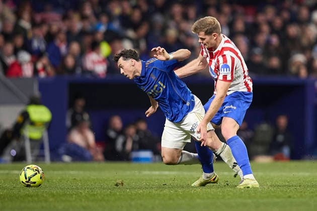 Federico Vinas (Real Oviedo) and Alexander Sorloth (Atletico de Madrid) battle for the ball during the LaLiga EA Sports match between AtlÃ tico Madrid v Real Oviedo at Estadio Riyadh Air Metropolitano on November 29, 2025 in Madrid, Spain. (Photo by Manu Reino DeFodi Images)