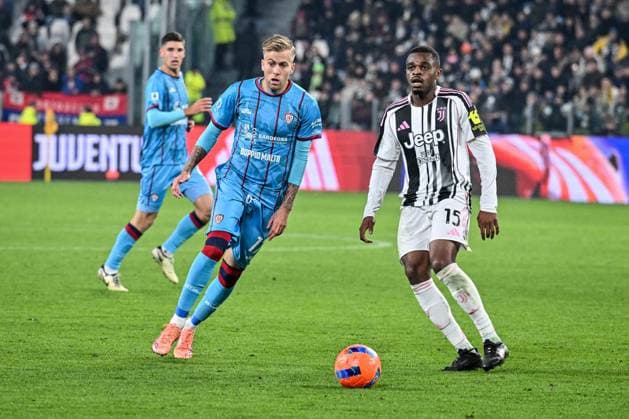 CALCIO - Serie A - Juventus FC vs Cagliari Calcio Mattia Felici of Cagliari Calcio during Juventus FC vs Cagliari Calcio, Italian soccer Serie A match in Turin, Italy, November 29 2025 Turin Italy  Copyright: xIPAxSport ABACAx