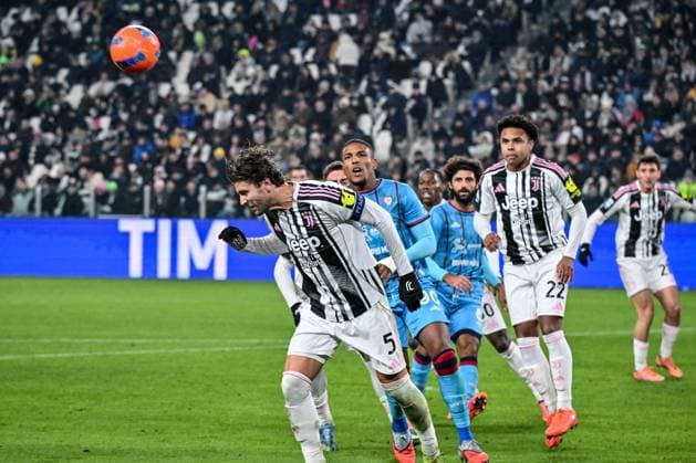 CALCIO - Serie A - Juventus FC vs Cagliari Calcio Manuel Locatelli of Juventus FC during Juventus FC vs Cagliari Calcio, Italian soccer Serie A match in Turin, Italy, November 29 2025 Turin Italy  Copyright: xIPAxSport ABACAx