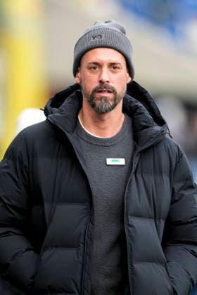 Sandro Wagner (Trainer, Cheftrainer, FCA), Einzelbild, Einzelfoto, Aktion, Action, 29.11.2025, Sinsheim (Deutschland), Fussball, Bundesliga, TSG 1899 Hoffenheim - FC Augsburg, DFB DFL REGULATIONS PROHIBIT ANY USE OF PHOTOGRAPHS AS IMAGE SEQUENCES AND OR QUASI-VIDEO.