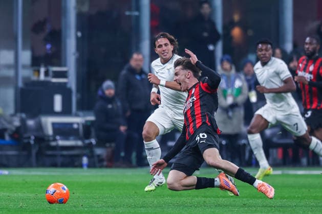 AC Milan vs SS Lazio - Serie A 2025 26 - 29 11 2025 Alexis Saelemaekers of AC Milan seen in action during Serie A 2025 26 football match between AC Milan and SS Lazio at San Siro Stadium in Milan Copyright: xBEAUTIFULxSPORTS Carabellix