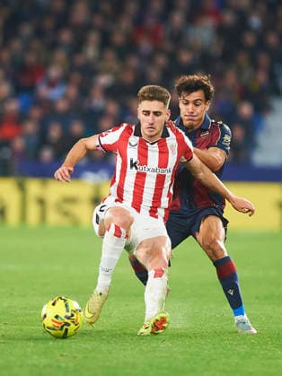 Robert Navarro (Athletic Club) and Manu Sanchez (Levante UD) during the LaLiga EA Sports match between Levante UD and Athletic Club at Ciudad de Valencia on November 29, 2025 in Valencia, Spain. (Photo by Maria Jose Segovia DeFodi Images)