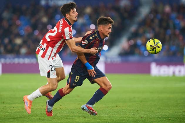 Ivan Romero (Levante UD) and Nico Serrano (Athletic Club) during the LaLiga EA Sports match between Levante UD and Athletic Club at Ciudad de Valencia on November 29, 2025 in Valencia, Spain. (Photo by Maria Jose Segovia DeFodi Images)