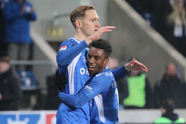 29.11.2025 Fußball Herren 2025 2026 2. Bundesliga 14. Spieltag 1. FC Magdeburg - 1. FC Nürnberg Avnet Arena Magdeburg Maximilian Breunig (FCM, blau) und Lubambo Musonda (FCM, blau) beim Torjubel nach dem 3:0. Magdeburg Sachsen-Anhalt Deutschland