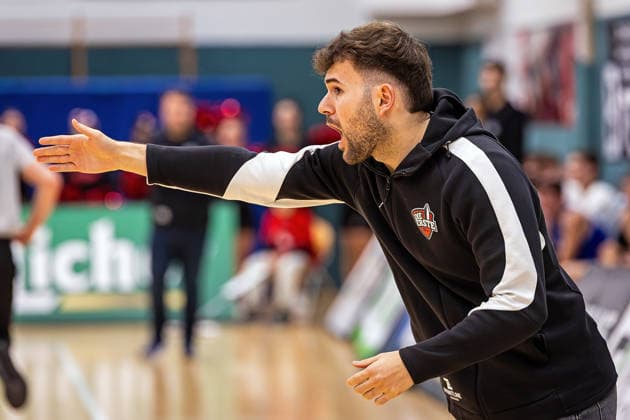 29.11.2025, xovx, Basketball 1. Regionalliga Südwest, Lich Basketball - ROTH Energie Gießen Pointers Trainer Lucas Nasev (Lich Basketball) Lich Dietrich-Bonhoeffer-Halle Hessen Deutschland (DE)