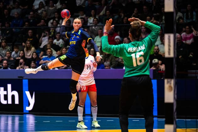 251129 Clara Lerby of Sweden during the 2025 IHF Women™s World Championship, WM, Weltmeisterschaft handball match between Cuba and Sweden on November 29, 2025 in Stuttgart. Photo: Emma Wallskog BILDBYRAN COP 320 EW0595 handball handboll handball bbeng vm handball-vm handbolls-vm ihf handball world championship world handball championship 2025 world championship 2025 cuba sverige sweden dam Copyright: EMMAxWALLSKOG BB251129EW109