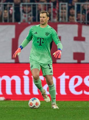 Manuel Neuer, goalkeeper of FC Bayern München in the match FC BAYERN MÜNCHEN - FC ST. PAULI 3-1 on November 29, 2025 at Allianz Arena München, Germany. Season 2026 2026, 1.Bundesliga, FCB, matchday 12,