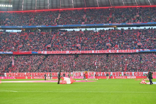 Sport Bilder des Tages FCB fans demonstrate against J.Herrmann, Innenminister Bayern in the match FC BAYERN MÜNCHEN - FC ST. PAULI 3-1 on November 29, 2025 at Allianz Arena München, Germany. Season 2026 2026, 1.Bundesliga, FCB, matchday 12,