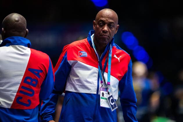 251129 Assistant coach Juan Ruben Conde Ruyol of Cuba during the 2025 IHF Women™s World Championship, WM, Weltmeisterschaft handball match between Cuba and Sweden on November 29, 2025 in Stuttgart. Photo: Emma Wallskog BILDBYRAN COP 320 EW0595 handball handboll handball bbeng vm handball-vm handbolls-vm ihf handball world championship world handball championship 2025 world championship 2025 cuba sverige sweden dam Copyright: EMMAxWALLSKOG BB251129EW124