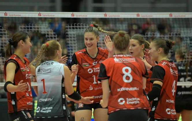 29.11.2025, Dresdner Jubel, Mitte Dresdens Mette Pfeffer, Volleyball, Dresdner SC - Ladies in Black Aachen, 1. Bundesliga, (c) Dresden