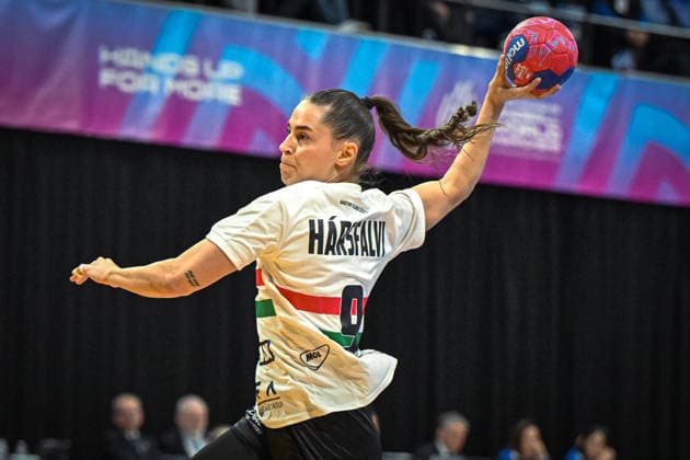Niederlande, Handball, Weltmeisterschaft der Frauen 2025, Iran vs Ungarn, 29.11.2025, Maaspoort Sports & Events, s-Hertogenbosch, Niederlande, Julia Harsfalvi (Ungarn, 8) Copyright: xMarkusxVerwimpx
