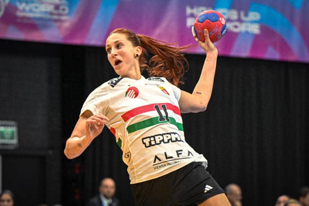 Niederlande, Handball, Weltmeisterschaft der Frauen 2025, Iran vs Ungarn, 29.11.2025, Maaspoort Sports & Events, s-Hertogenbosch, Niederlande, Anna Albek (Ungarn, 11) beim Torwurf Copyright: xMarkusxVerwimpx