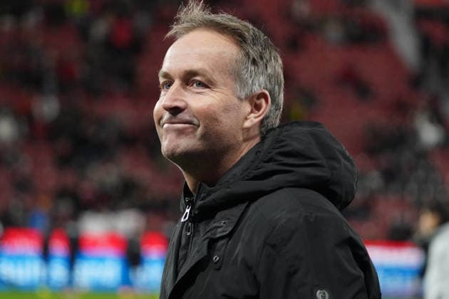 Fussball, 1 Bundesliga, Saison 2025 2026, Bayer 04 Leverkusen - Borussia Dortmund 29.11.2025, Bayarena Leverkusen Kasper Hjulmand Trainer Bayer 04 Leverkusen , Aktion, Einzelbild