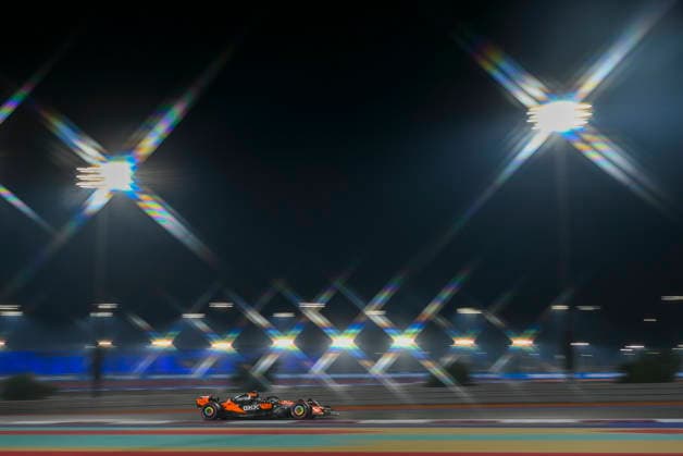 F1 Grand Prix of Qatar 2025-Qualifying McLaren driver Oscar Piastri of Australia competes in the Qualifying for the Formula 1 Grand Prix of Qatar at Lusail International Circuit in Lusail, Qatar, on November, 29, 2025. DOHA Qatar Copyright: xNOUSHADxTHEKKAYILx